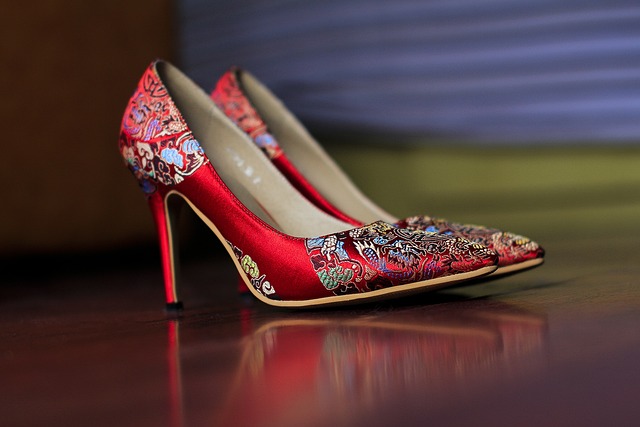 Jak nosit červené boty v práci: Elegantní a⁣ profesionální⁣ vzhled bez ‍úsilí