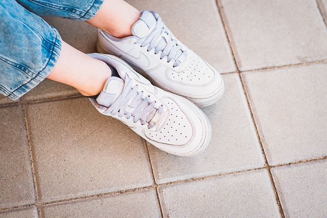 4. Péče ‍o bílé boty Nike: Prodloužte si životnost své obuvi