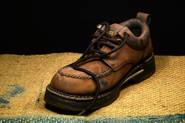 7. Jak dokonale schovat tkaničky do‍ bot a vypadat stále elegantně